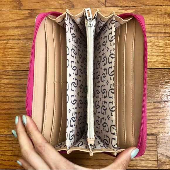 Guess wallet - Picture 2 of 3